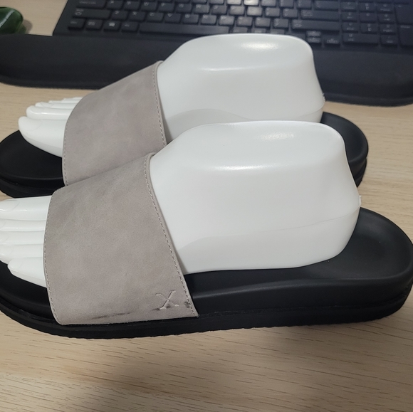 NWT EXPRESS MEN MAN SLIP ON SANDAL SLIDES Size 9 - Picture 5 of 6